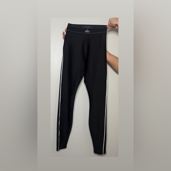 ALO Yoga Pants - ALO Yoga Black legging airlift high-waist new